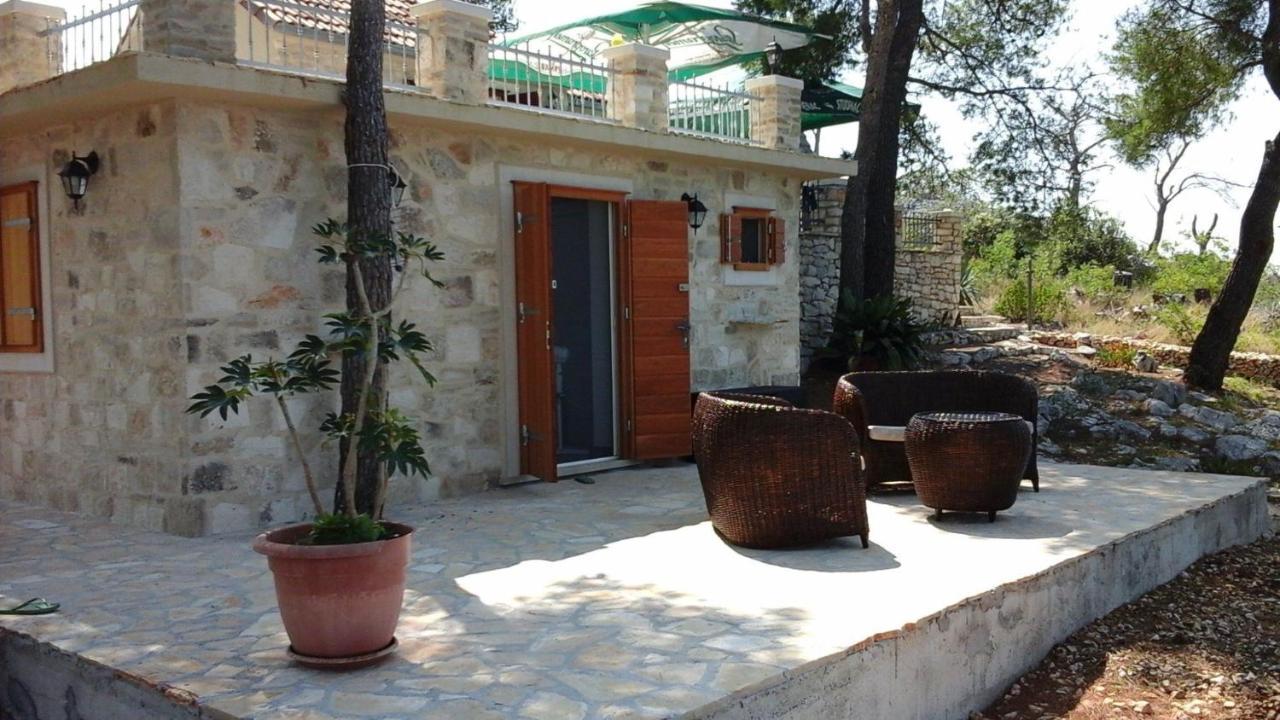 Вилла House Vesna Kupinova Милна Экстерьер фото