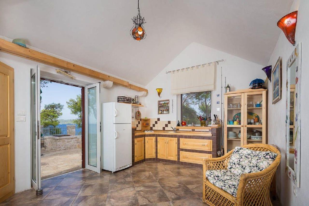 Вилла House Vesna Kupinova Милна Экстерьер фото