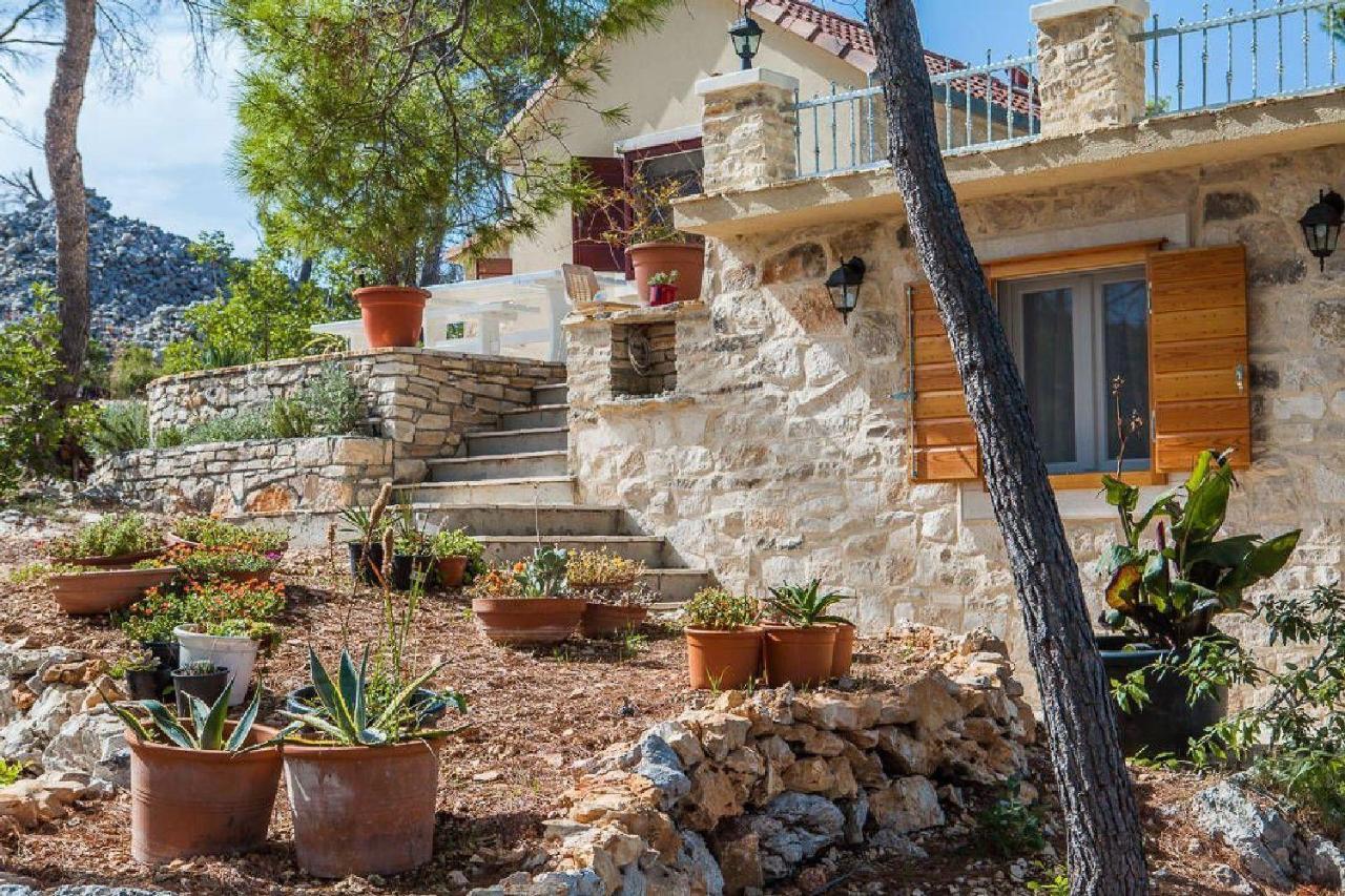 Вилла House Vesna Kupinova Милна Экстерьер фото