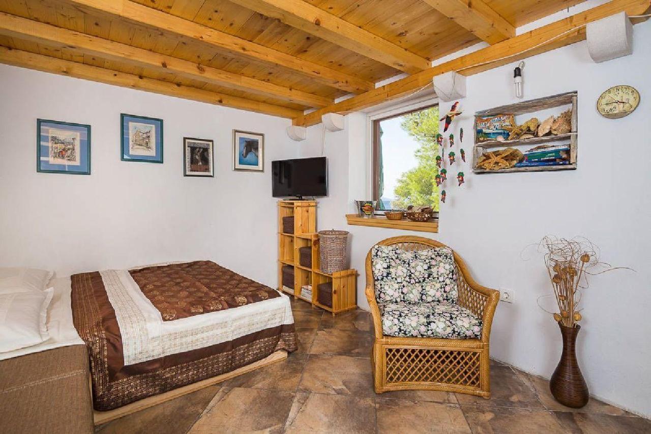 Вилла House Vesna Kupinova Милна Экстерьер фото